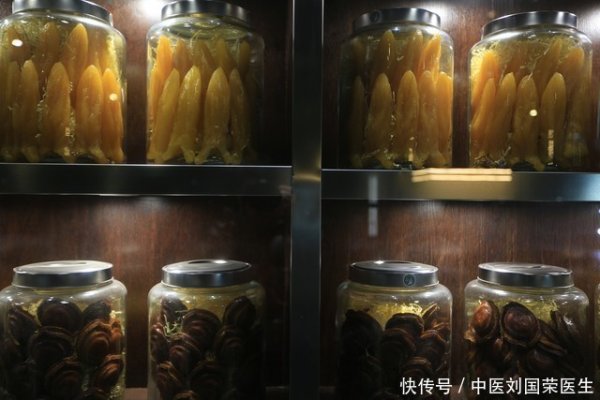 凯狮优配 这种存储食物方式看似健康，实际上可能滋生黄曲霉素，建议赶紧改
